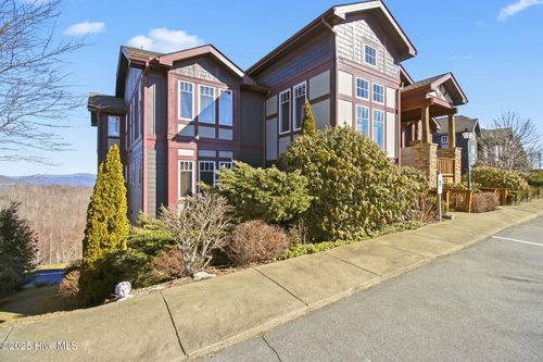 rl1-482 Indian Paintbrush Dr, Banner Elk, NC, 28604-6771 | Card Image