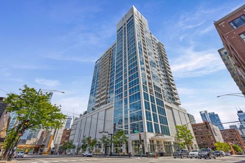 1901-757 N Orleans St, Chicago, IL, 60654-3525 | Card Image