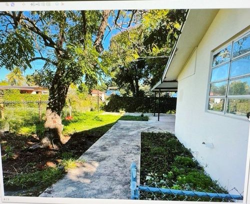 rear-1020 Nw 106th St, Miami, FL, 33150-1062 | Card Image