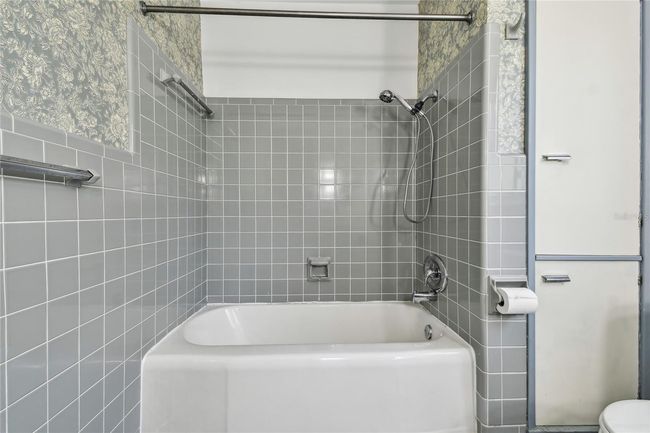 3001 Bay Shore Cir, House other with 2 bedrooms, 2 bathrooms and null parking in SARASOTA FL | Image 38