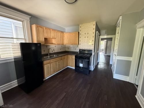 2-202 Ellis Ave, Irvington, NJ, 07111-3620 | Card Image