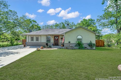 250 Kimball, La Vernia, TX, 78121-4056 | Card Image