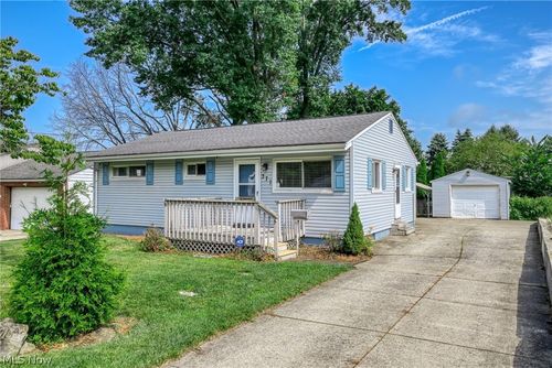 371 Washington Ave, Barberton, OH, 44203-2830 | Card Image