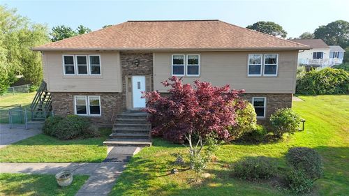 16 Newport Ln, Narragansett, RI, 02882-5007 | Card Image