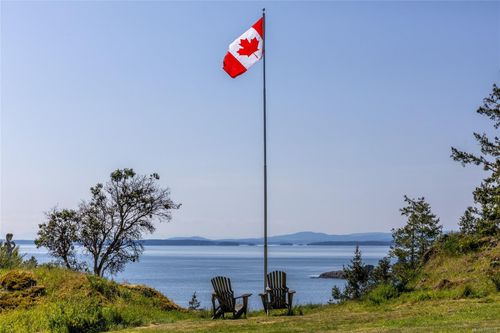 8968 Gowlland Point Rd, Pender Island, BC, V0N2M3 | Card Image