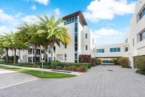 246 Shore Ct, Lauderdale By The Sea, FL, 33308-5031 | Card Image