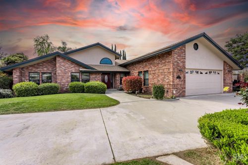 7001 Eloy Ave, Bakersfield, CA, 93308-7726 | Card Image