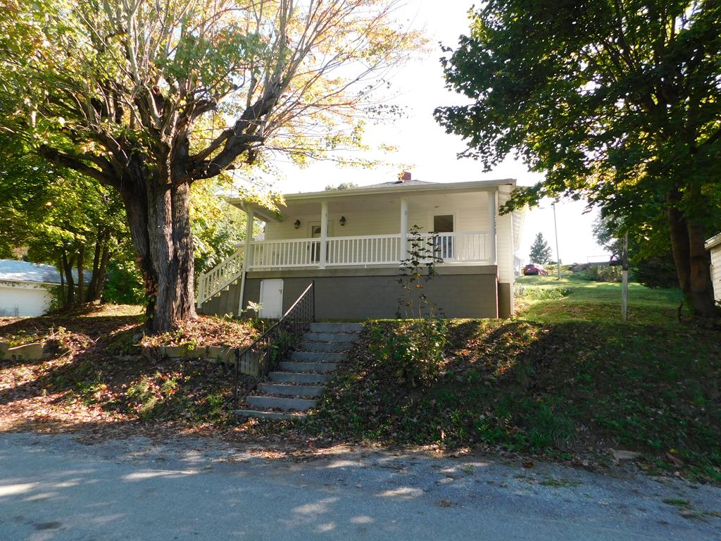 Mcnutt Ave, Princeton, WV 24740