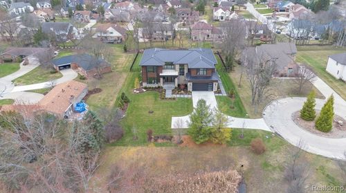 22335 Diamond Ct, Farmington Hills, MI, 48335-5414 | Card Image