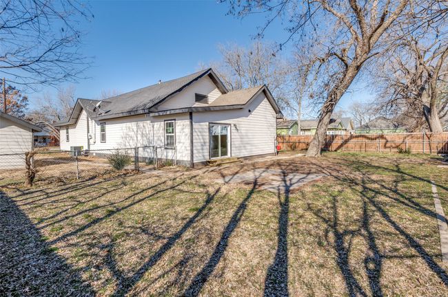 410 S Grand Ave, House other with 4 bedrooms, 3 bathrooms and null parking in Gainesville TX | Image 25