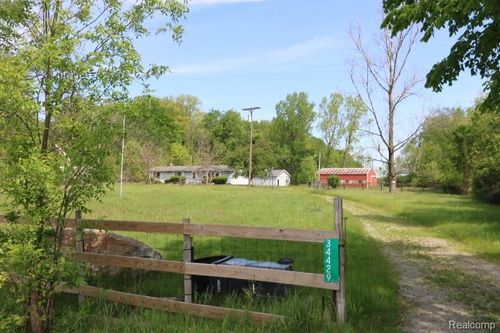 34429 33 Mile Rd, Richmond, MI, 48062-4801 | Card Image
