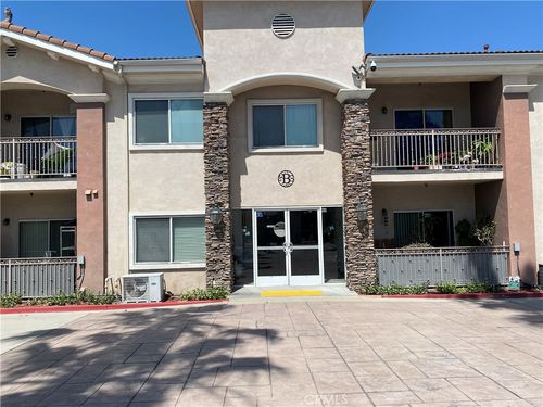 b107-17888 Alburtis Ave, Artesia, CA, 90701 | Card Image