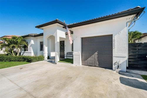18253 Sw 152nd Pl, Miami, FL, 33187-7809 | Card Image