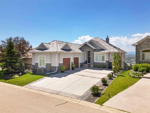 192 Gleneagles Estates Lane, Cochrane, AB, T4C2H8 | Card Image