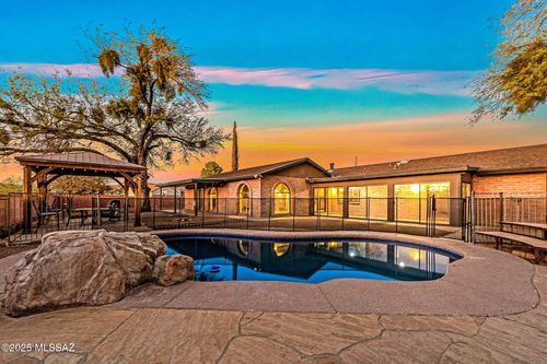 8240 S Wentworth Rd, Tucson, AZ, 85747-9799 | Card Image