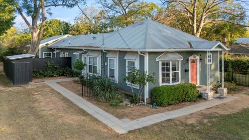 1809 Main St, Bastrop, TX, 78602-2530 | Card Image