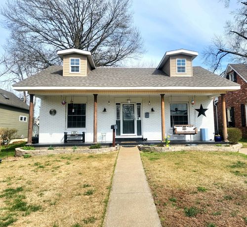 908 N 13th St, Herrin, IL, 62948-2809 | Card Image