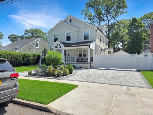 2593 Loftus Ave, Oceanside, NY, 11572-2421 | Card Image