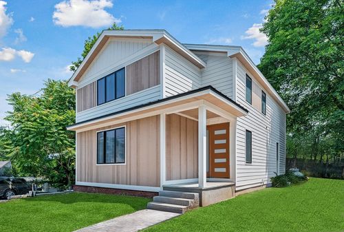 863 Main St, Reading, MA, 01867-1710 | Card Image