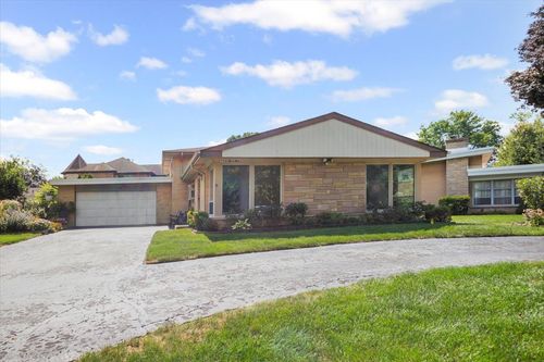 703 W Manawa Trl, Mount Prospect, IL, 60056-3606 | Card Image