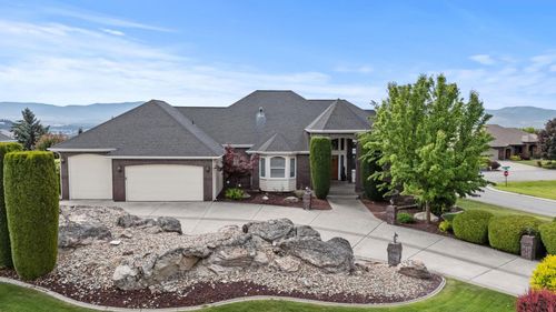 8708 E Redwood Ln, Spokane, WA, 99217-9757 | Card Image