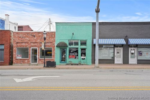 71 W Mcclain Ave, Scottsburg, IN, 47170-1840 | Card Image