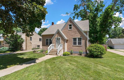 1746 Holton St, Falcon Heights, MN, 55113-6224 | Card Image