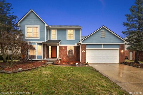 3210 Davenport Ln, Rochester Hills, MI, 48309-4284 | Card Image