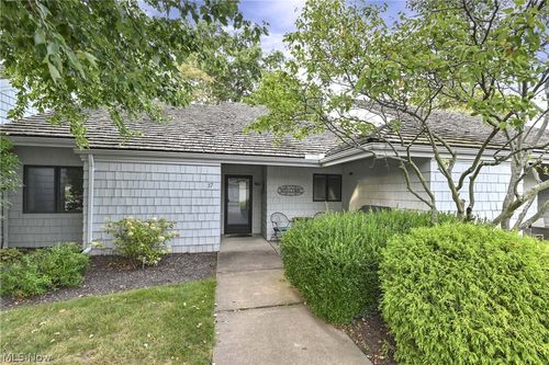 17 Sawmill Creek Drive W, Huron, OH, 44839 | Card Image