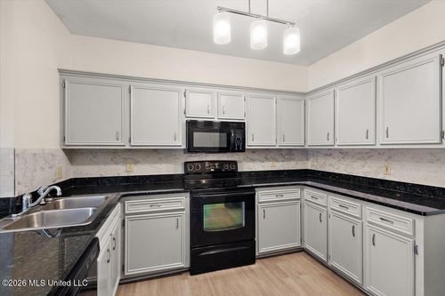 5076 Harling Place, Jackson, MS, 39211 | Card Image