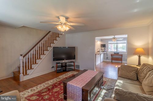 526 Jansen Ave, ESSINGTON, PA, 19029-1108 | Card Image