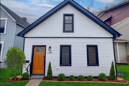 2276 W 41st St, Cleveland, OH, 44113-3851 | Card Image