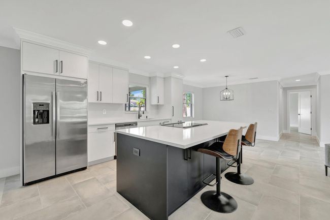 208 Sw Langfield Ave, House other with 3 bedrooms, 2 bathrooms and null parking in Port St. Lucie FL | Image 6