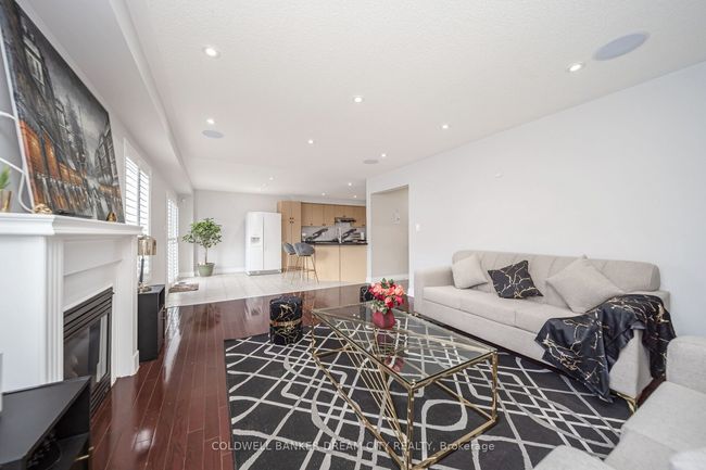 60 Capistro St, House other with 8 bedrooms, 5 bathrooms and 4 parking in Brampton ON | Image 10
