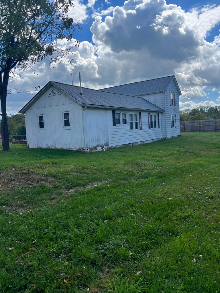 Residential in Glade Spring 4