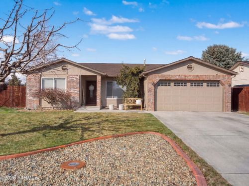 1518 S 28th Ave, Yakima, WA, 98902-5087 | Card Image
