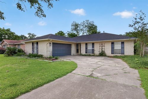 12818 Westella Dr, Houston, TX, 77077-3702 | Card Image