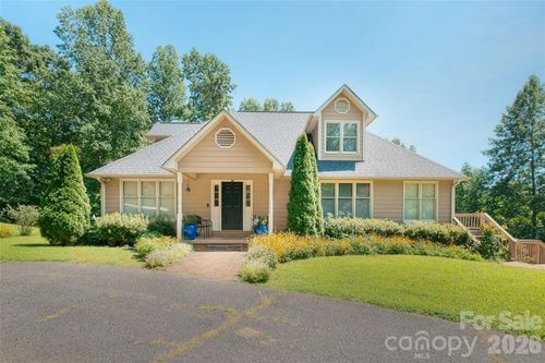 266 Cedarbrook Ln, Nebo, NC, 28761-7625 | Card Image