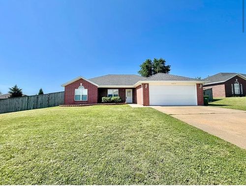 1031 Evergreen St, Centerton, AR, 72719-9666 | Card Image