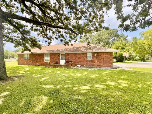 210 E Oak St, El Dorado Springs, MO, 64744-1916 | Card Image