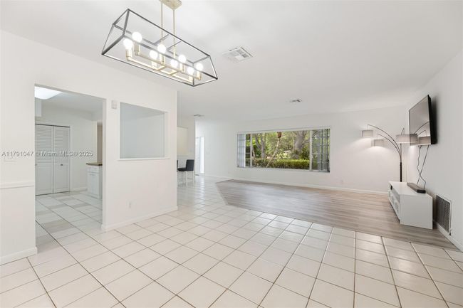 7920 Sw 132 Nd St, House other with 3 bedrooms, 2 bathrooms and null parking in Pinecrest FL | Image 5