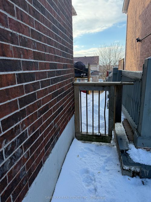 24 Knapton Ave, Ajax, ON, L1S5V5 | Card Image