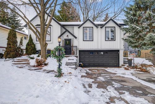 16 Forestgate Dr, Hamilton, ON, L9C6A3 | Card Image