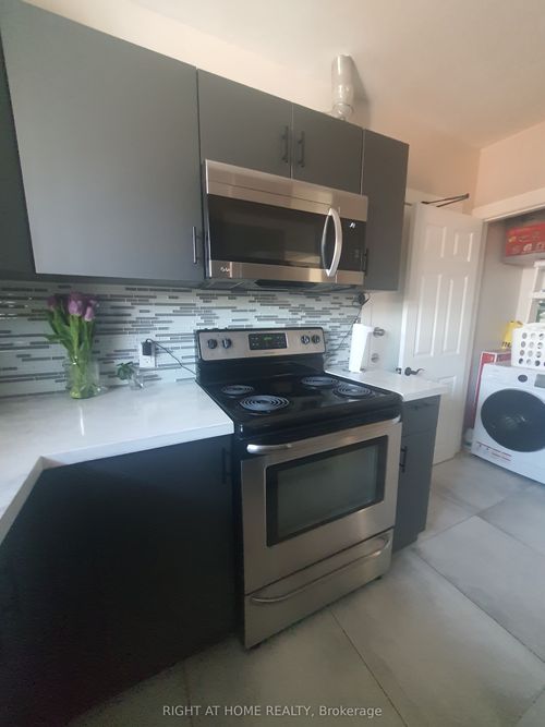 3-165 Berry Rd, Etobicoke, ON, M8Y1W4 | Card Image