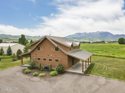 241 S 8600 E, Huntsville, UT, 84317-9780 | Card Image