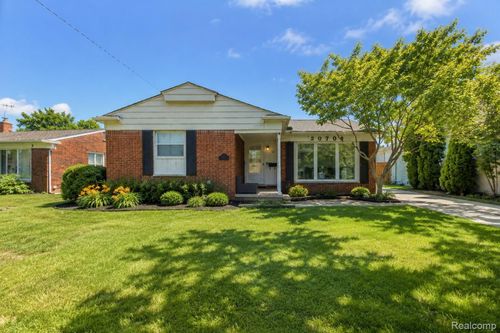26705 Rouge River Dr, Dearborn Heights, MI, 48127-1658 | Card Image