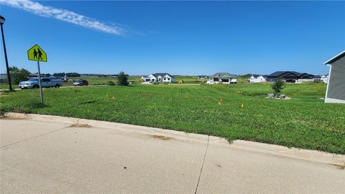 435 15th Ave Sw, Mount Vernon, IA, 52314-4714 | Card Image