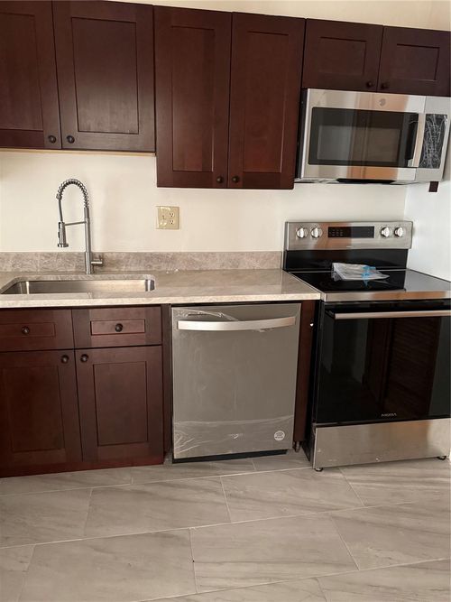 apt-201-7901 Colony Cir S, Tamarac, FL, 33321-3901 | Card Image