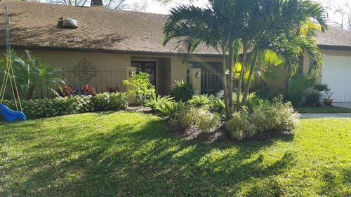 392 Lakeview Ter, PALM HARBOR, FL, 34683-5840 | Card Image