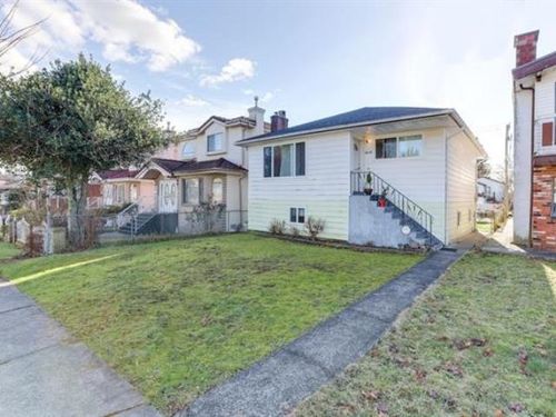 3416 Monmouth Ave, Vancouver, BC, V5R5R9 | Card Image